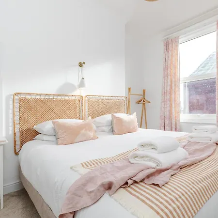 Tatil Evi Rose - Hot Tub - Town Centre Location Scarborough