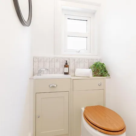 Rose - Hot Tub - Town Centre Location Holiday home