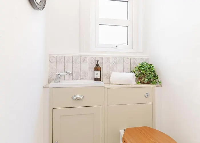 Rose - Hot Tub - Town Centre Location Nyaraló